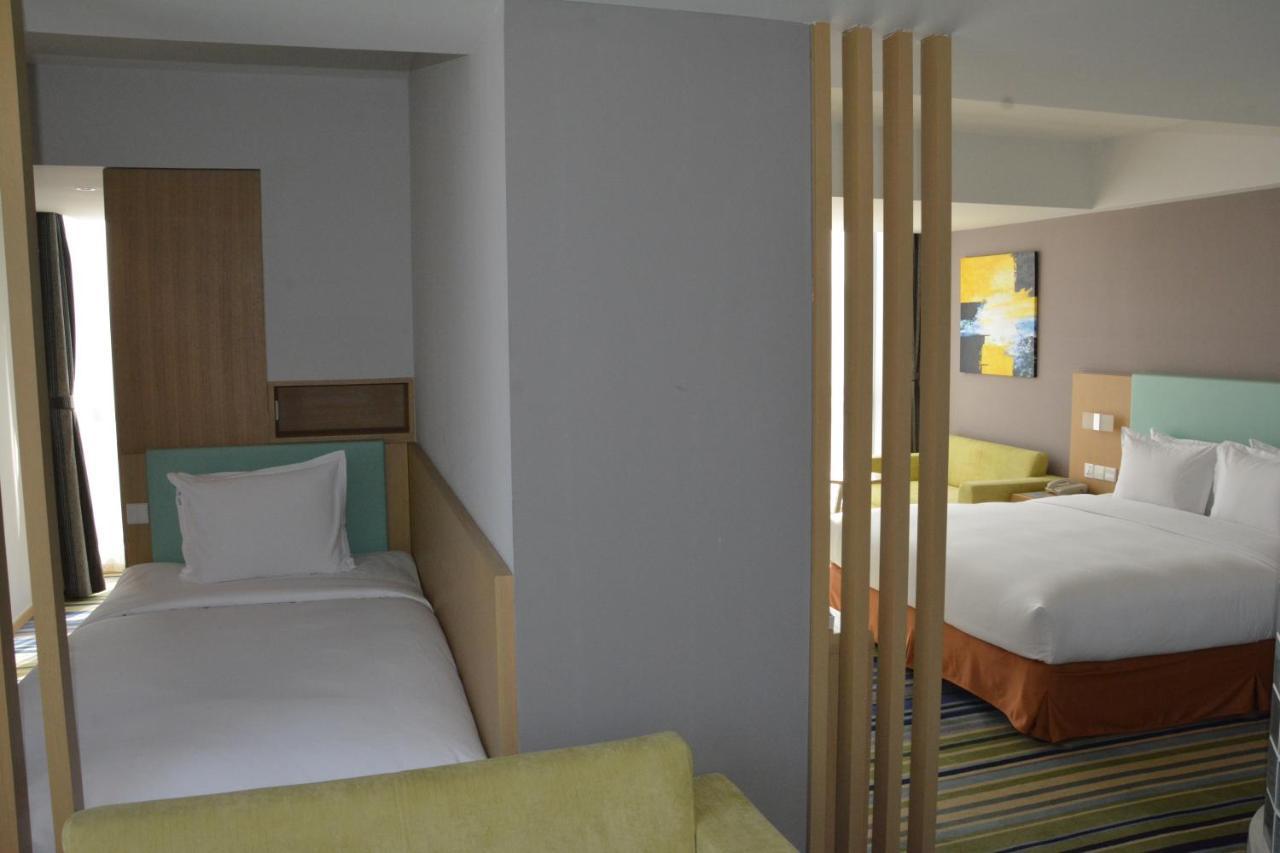 Holiday Inn Express Yingkou Onelong Plaza By Ihg Gaizhou Εξωτερικό φωτογραφία