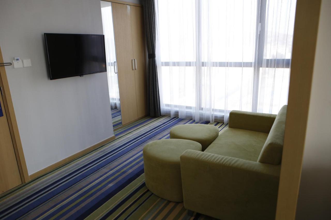 Holiday Inn Express Yingkou Onelong Plaza By Ihg Gaizhou Εξωτερικό φωτογραφία